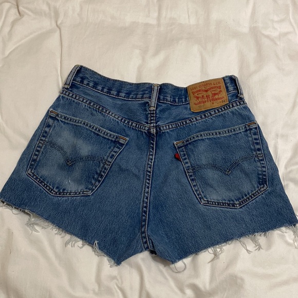 Levi Jean Shorts - Picture 2 of 3